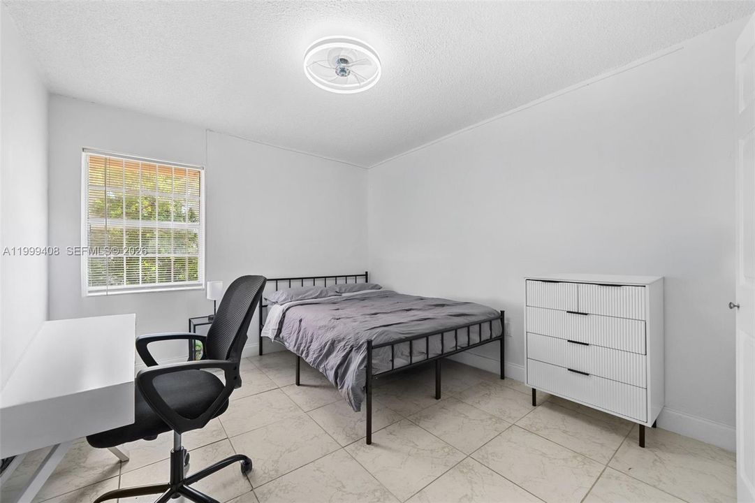 En Venta: $269,000 (2 camas, 1 baños, 680 Pies cuadrados)