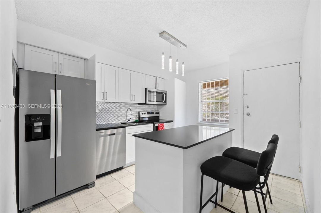 En Venta: $269,000 (2 camas, 1 baños, 680 Pies cuadrados)