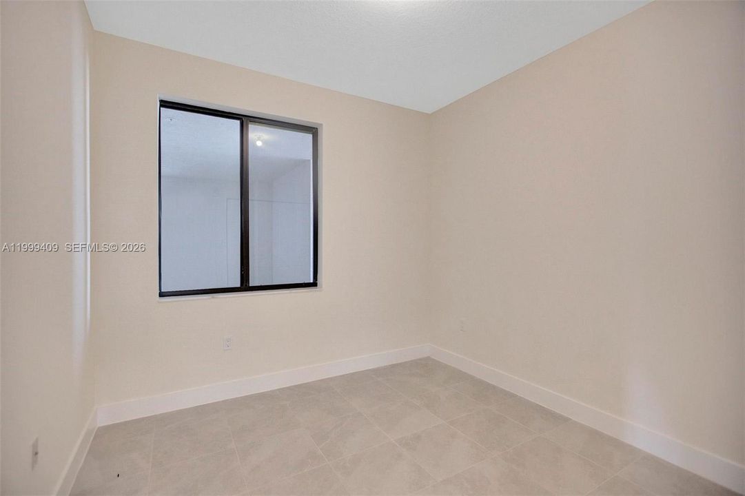 Activo con contrato: $3,600 (3 camas, 2 baños, 1334 Pies cuadrados)
