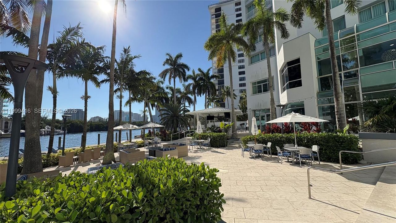 For Sale: $179,000 (2 beds, 2 baths, 836 Square Feet)