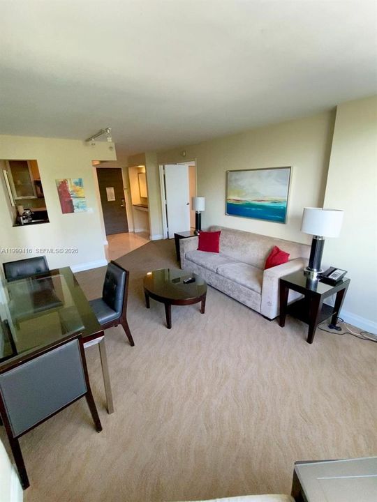 For Sale: $179,000 (2 beds, 2 baths, 836 Square Feet)