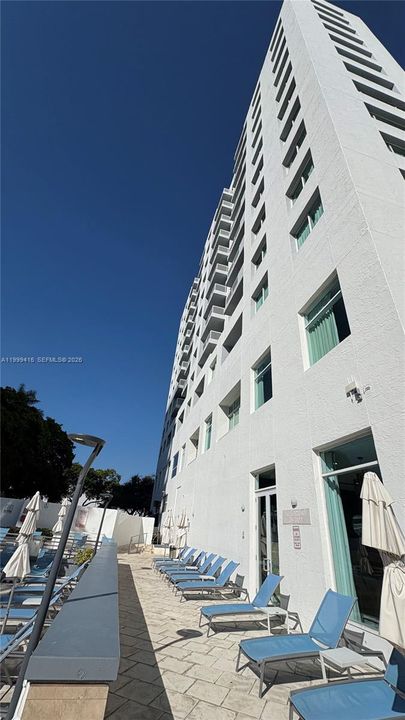 For Sale: $179,000 (2 beds, 2 baths, 836 Square Feet)