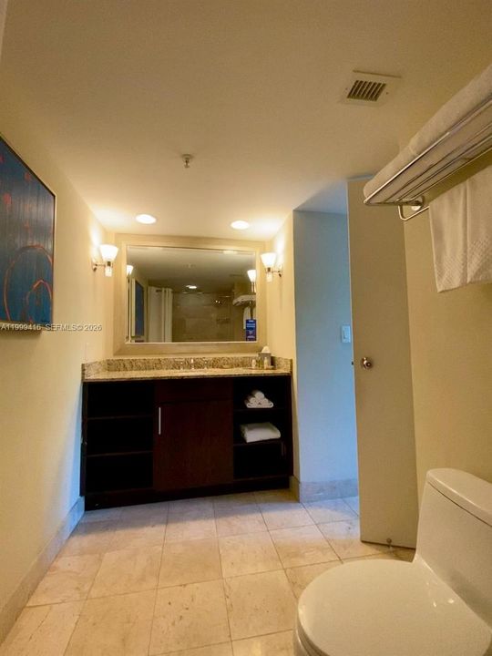 For Sale: $179,000 (2 beds, 2 baths, 836 Square Feet)