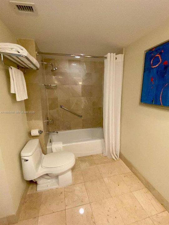 For Sale: $179,000 (2 beds, 2 baths, 836 Square Feet)