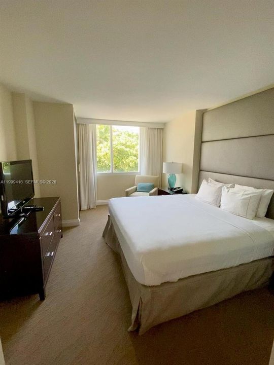 For Sale: $179,000 (2 beds, 2 baths, 836 Square Feet)