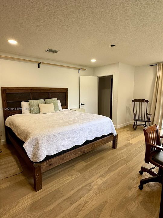 For Rent: $4,500 (3 beds, 2 baths, 1914 Square Feet)