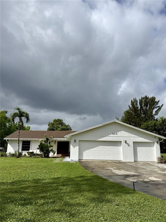 For Rent: $4,500 (3 beds, 2 baths, 1914 Square Feet)