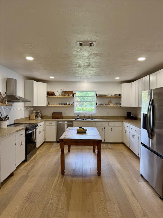 For Rent: $4,500 (3 beds, 2 baths, 1914 Square Feet)