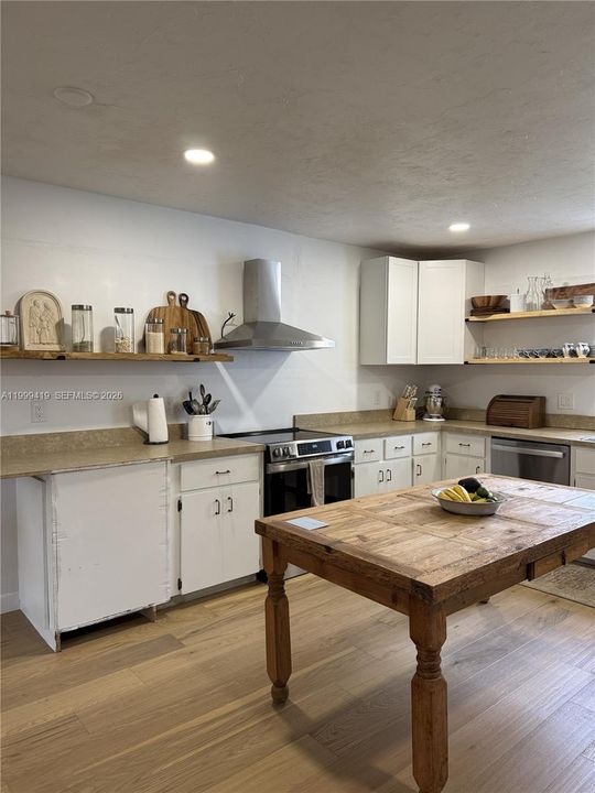 For Rent: $4,500 (3 beds, 2 baths, 1914 Square Feet)