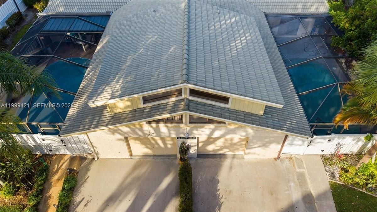 Под контрактом: $489,900 (3 спален, 3 ванн, 1356 Квадратных фут)