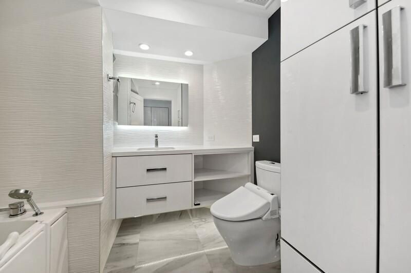 main bath hers