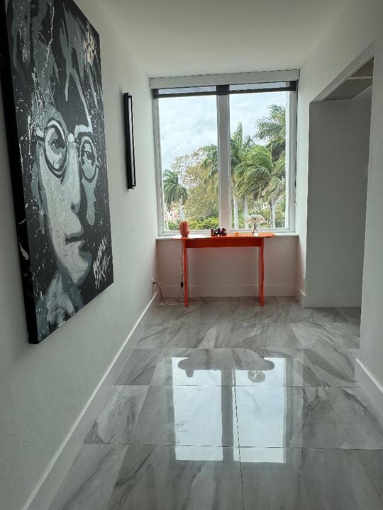 MT FOYER