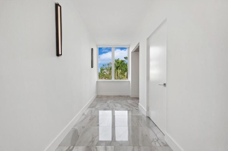 Mizner hallway