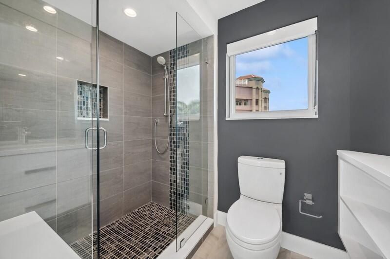 mizner bed 2 shower