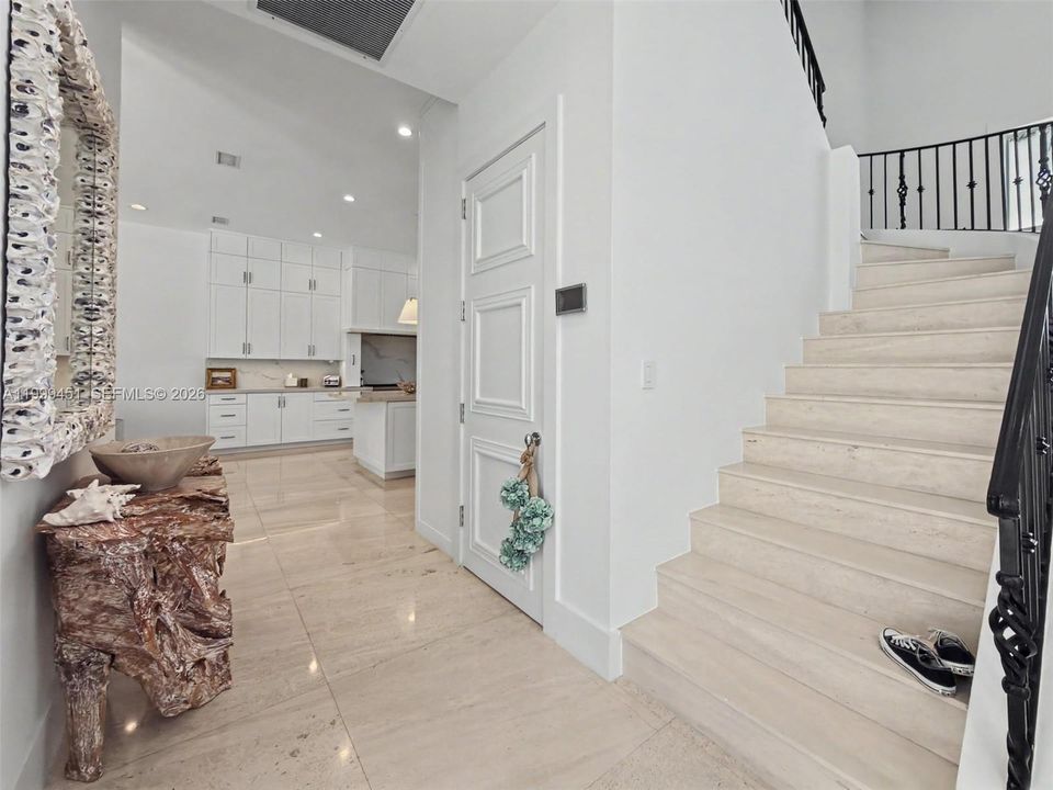 В аренду: $25,000 (4 спален, 4 ванн, 4229 Квадратных фут)