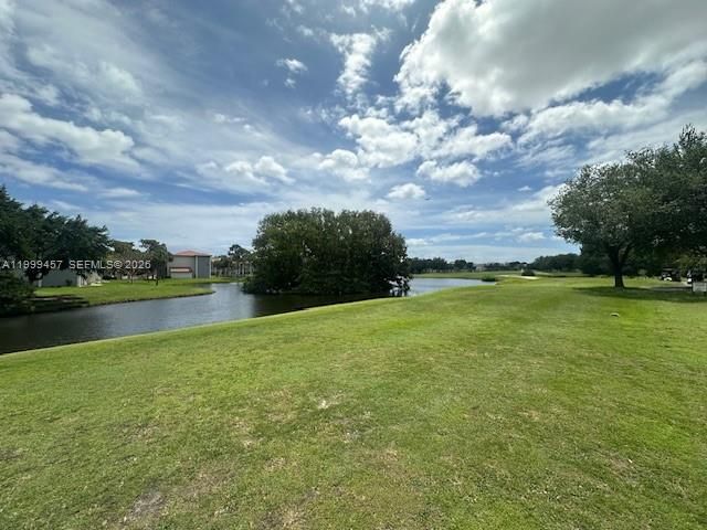 For Sale: $199,500 (2 beds, 2 baths, 949 Square Feet)