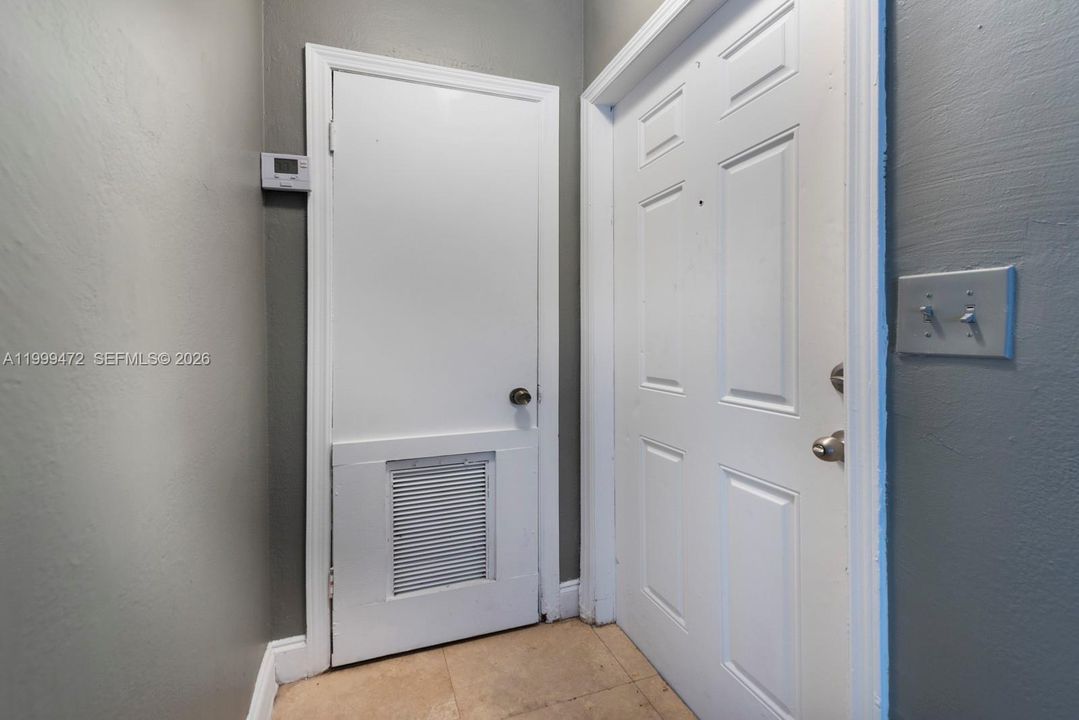 Active With Contract: $1,650 (2 beds, 1 baths, 635 Square Feet)