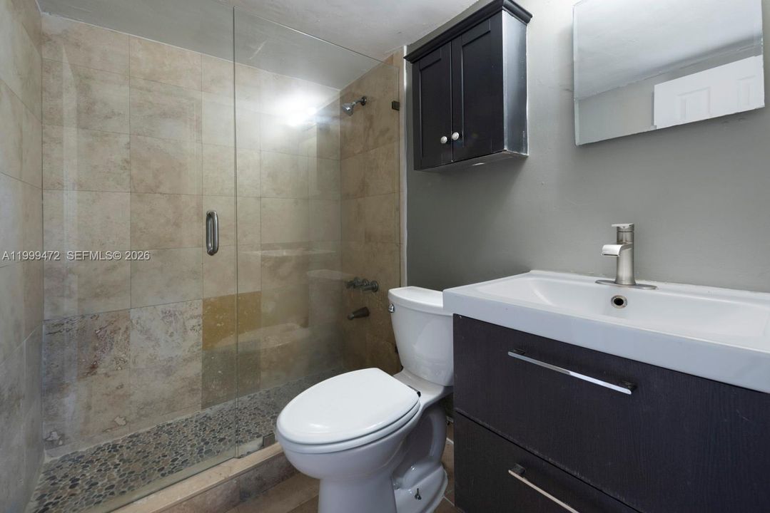 Active With Contract: $1,650 (2 beds, 1 baths, 635 Square Feet)