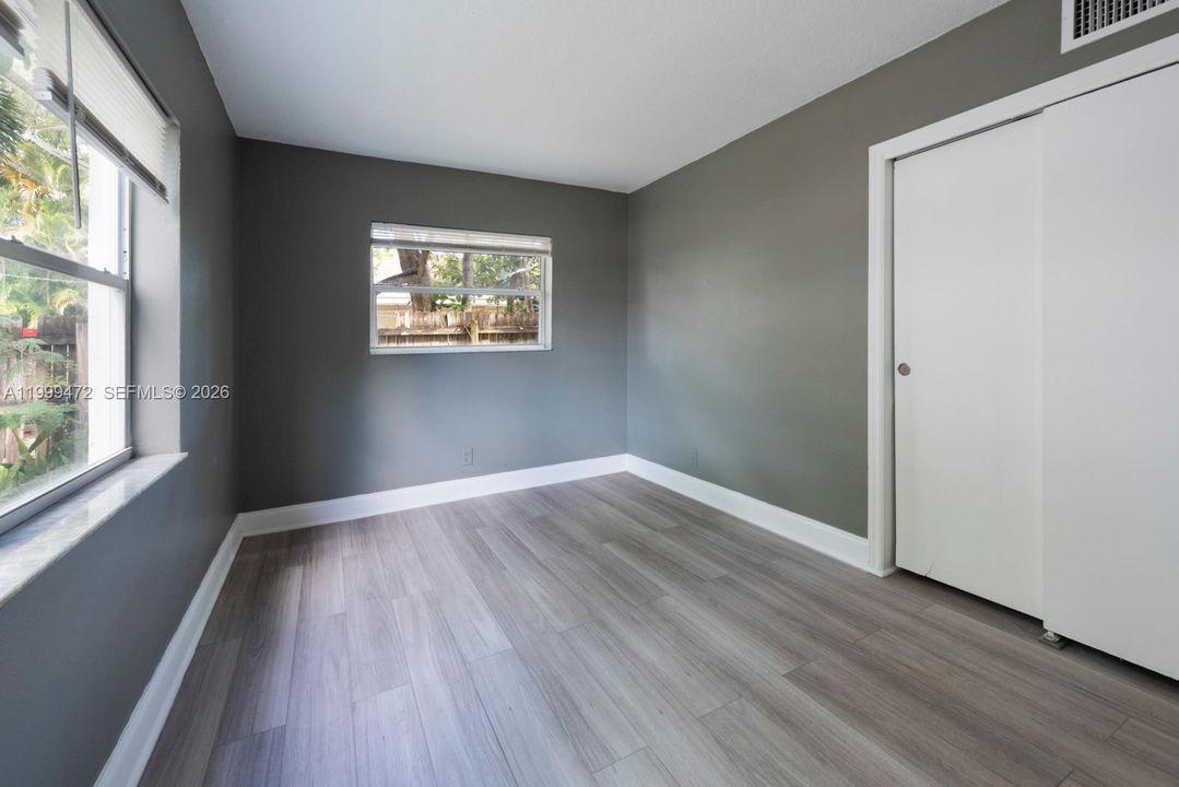 Active With Contract: $1,650 (2 beds, 1 baths, 635 Square Feet)