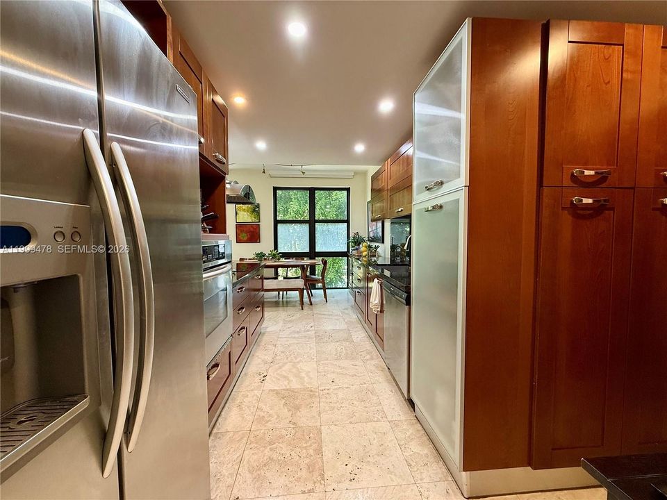 Active With Contract: $7,450 (3 beds, 2 baths, 1782 Square Feet)