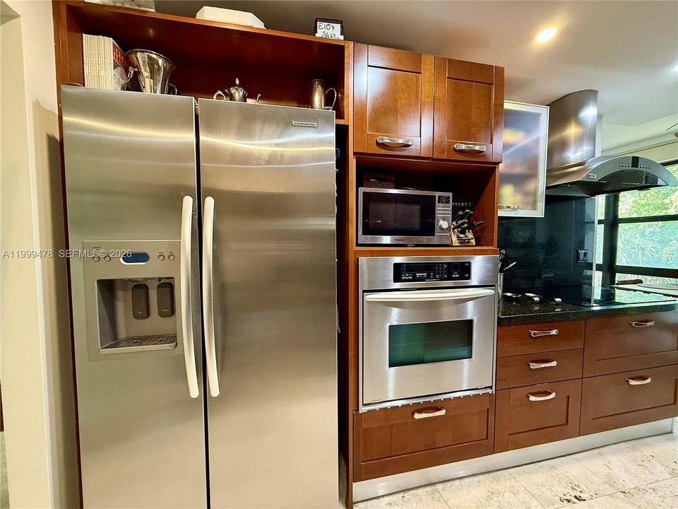 Active With Contract: $7,450 (3 beds, 2 baths, 1782 Square Feet)