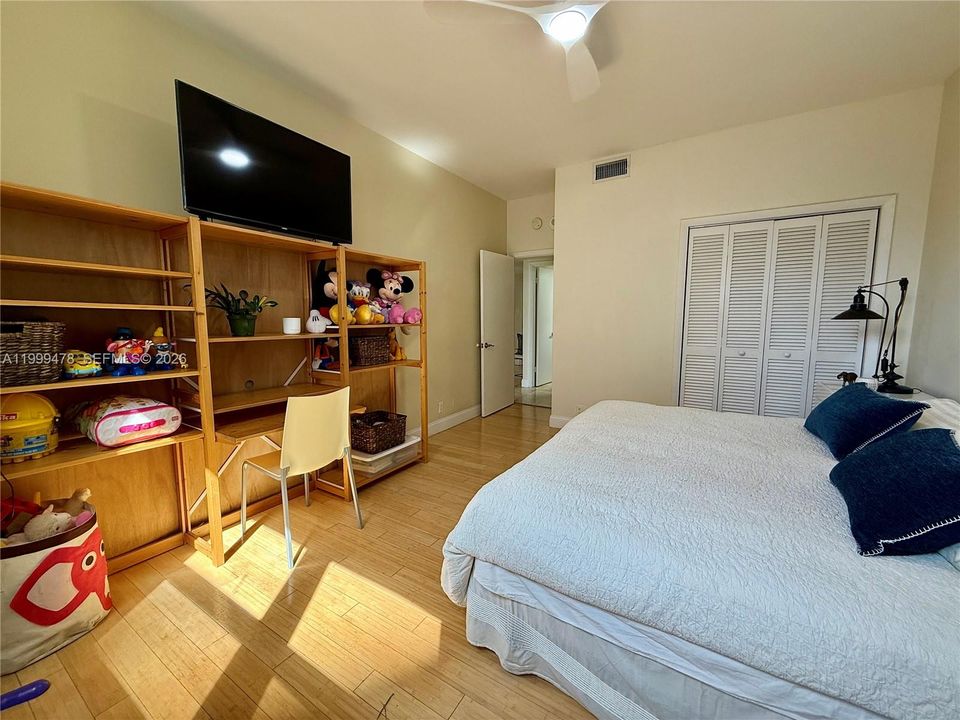 Active With Contract: $7,450 (3 beds, 2 baths, 1782 Square Feet)