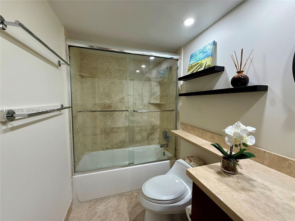 Active With Contract: $7,450 (3 beds, 2 baths, 1782 Square Feet)