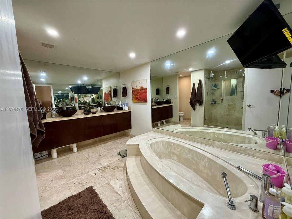 Active With Contract: $7,450 (3 beds, 2 baths, 1782 Square Feet)