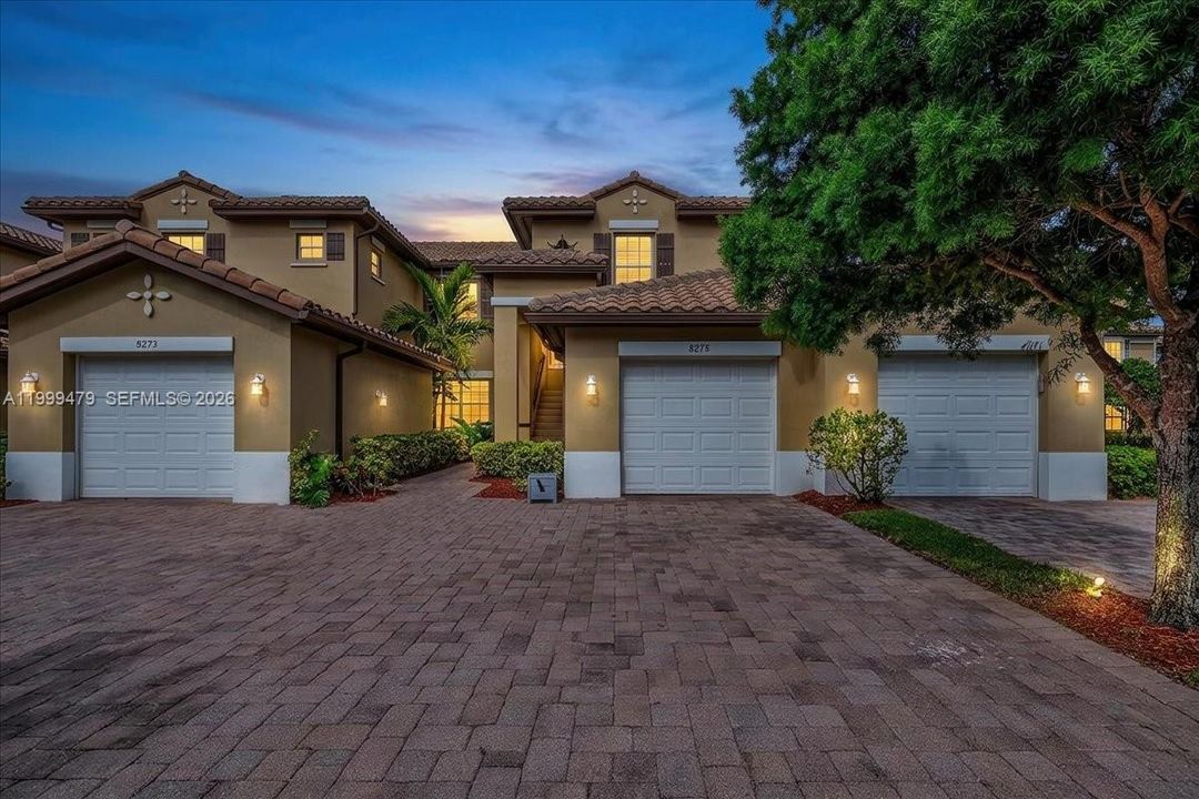 Active With Contract: $475,000 (3 beds, 2 baths, 1524 Square Feet)