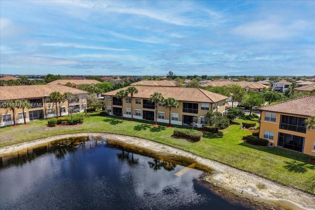 Active With Contract: $475,000 (3 beds, 2 baths, 1524 Square Feet)