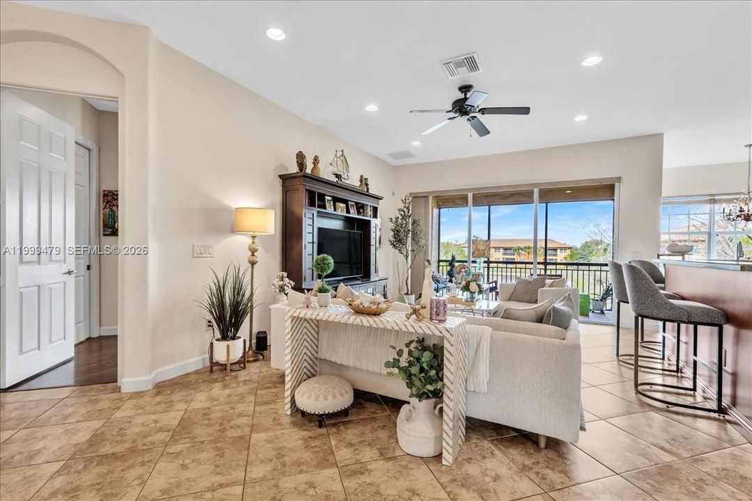 Active With Contract: $475,000 (3 beds, 2 baths, 1524 Square Feet)