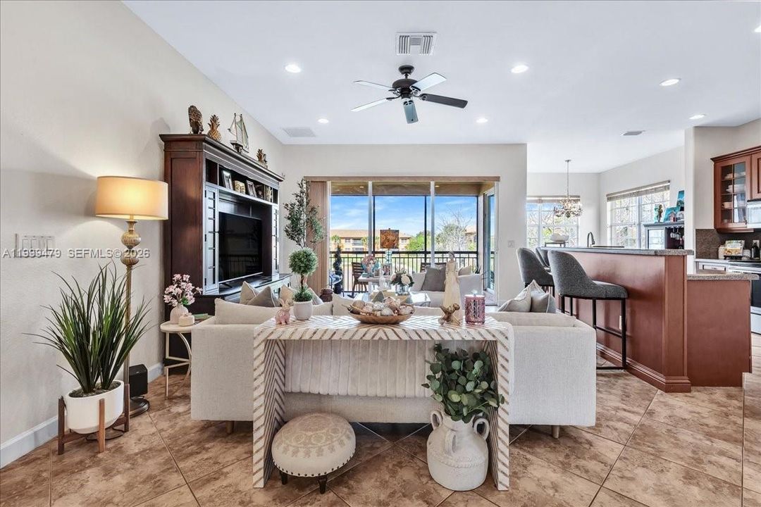 Active With Contract: $475,000 (3 beds, 2 baths, 1524 Square Feet)