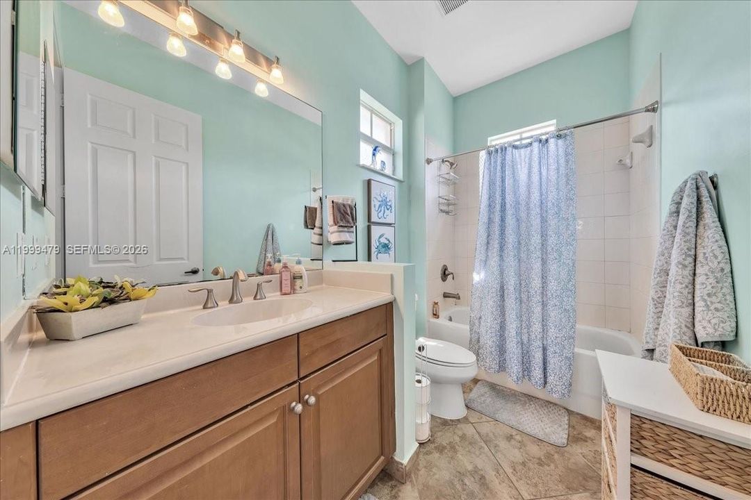 Active With Contract: $475,000 (3 beds, 2 baths, 1524 Square Feet)