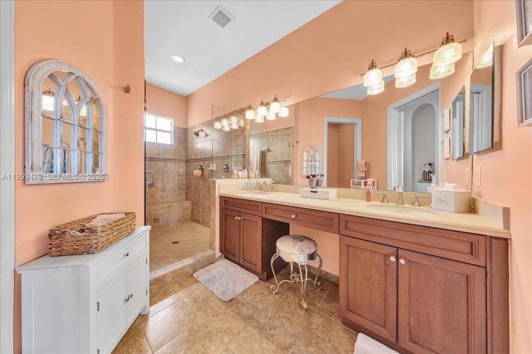 Active With Contract: $475,000 (3 beds, 2 baths, 1524 Square Feet)