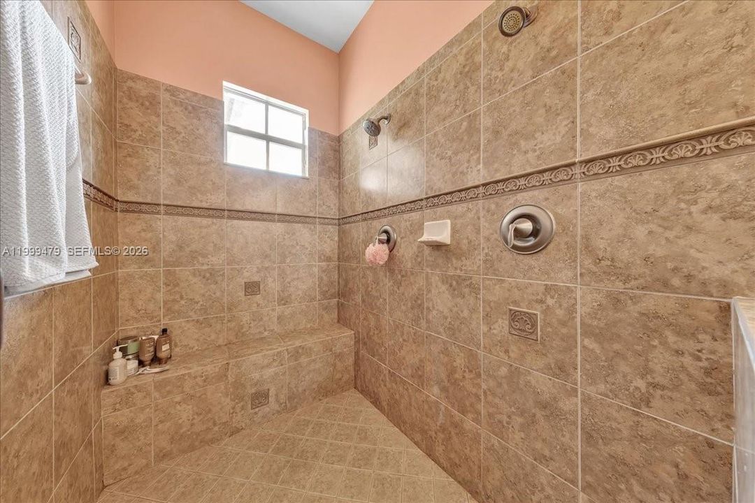 Active With Contract: $475,000 (3 beds, 2 baths, 1524 Square Feet)