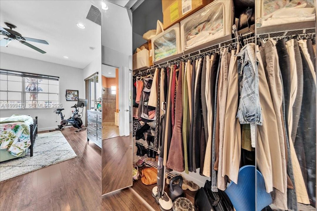 Active With Contract: $475,000 (3 beds, 2 baths, 1524 Square Feet)