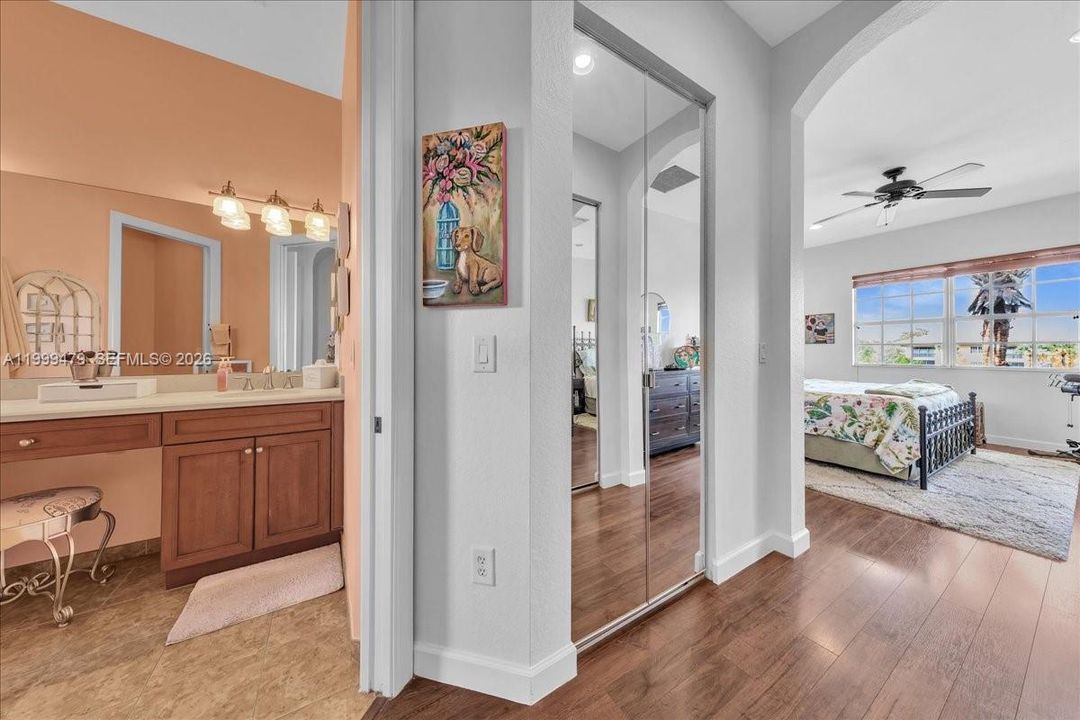 Active With Contract: $475,000 (3 beds, 2 baths, 1524 Square Feet)