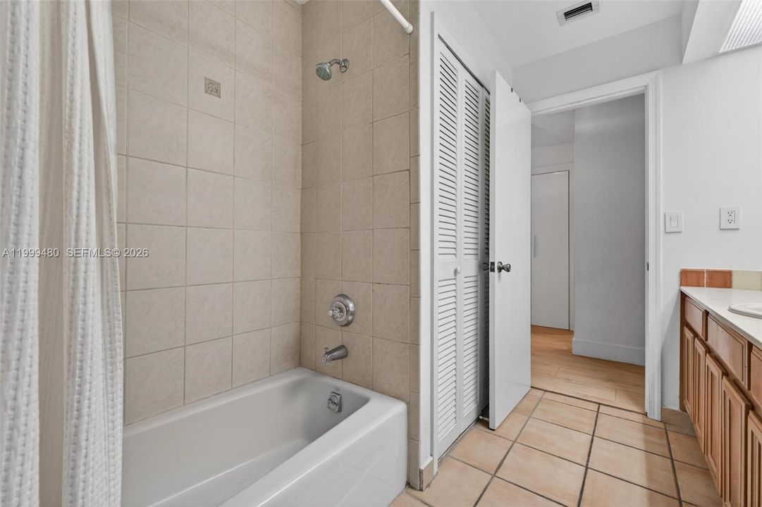 For Sale: $1,250,000 (4 beds, 2 baths, 2368 Square Feet)