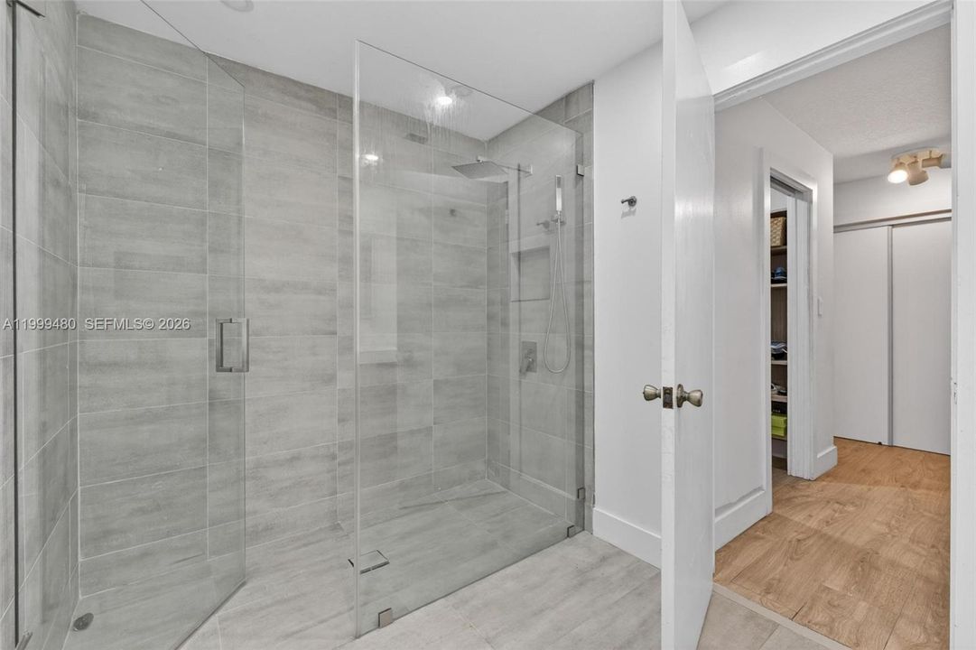 For Sale: $1,250,000 (4 beds, 2 baths, 2368 Square Feet)