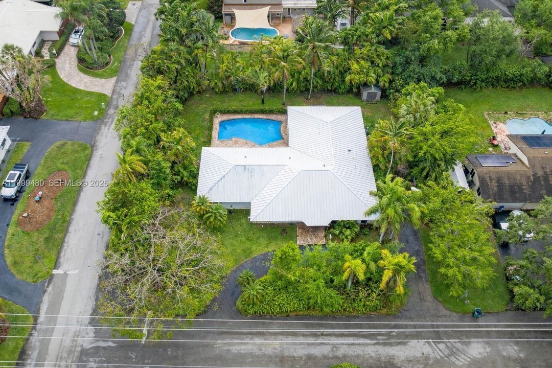 For Sale: $1,250,000 (4 beds, 2 baths, 2368 Square Feet)