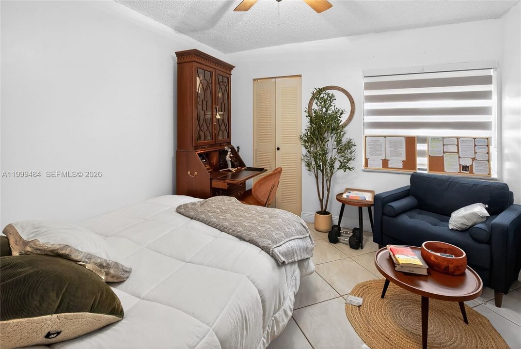 Activo con contrato: $299,000 (2 camas, 2 baños, 1060 Pies cuadrados)