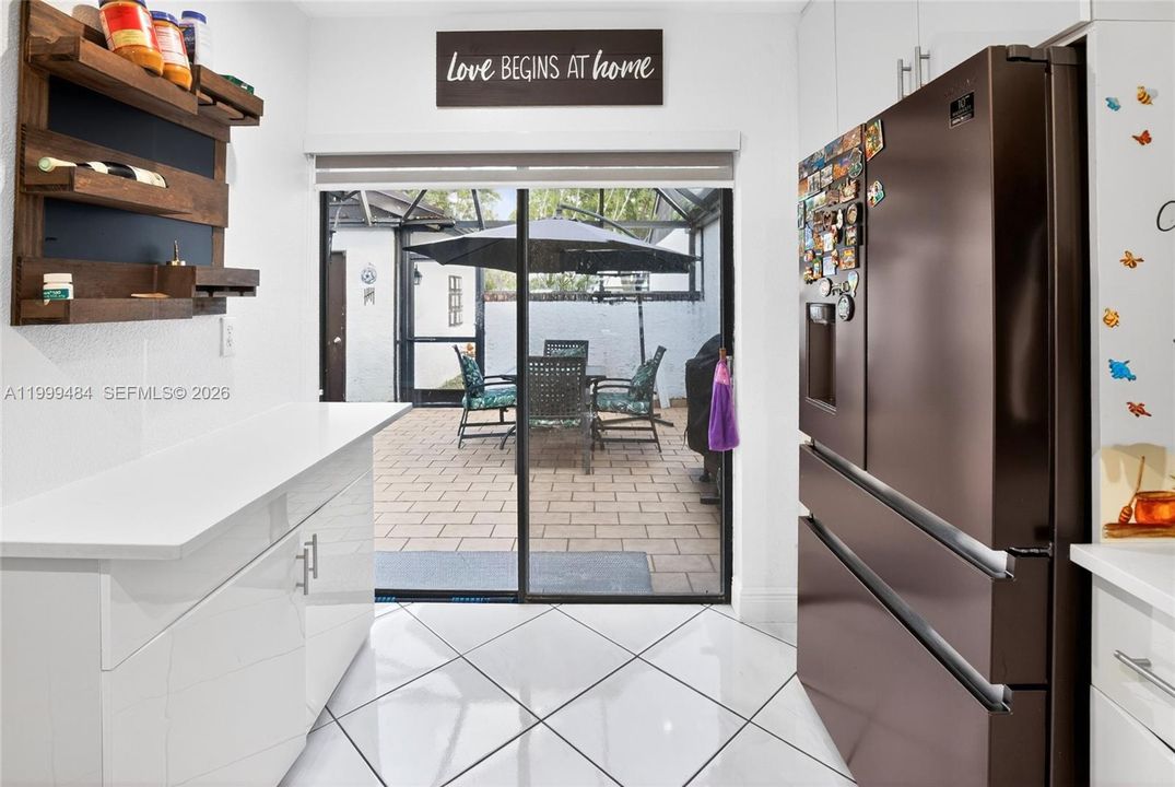 Activo con contrato: $299,000 (2 camas, 2 baños, 1060 Pies cuadrados)