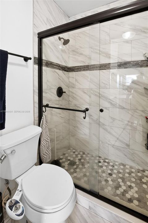 Activo con contrato: $299,000 (2 camas, 2 baños, 1060 Pies cuadrados)