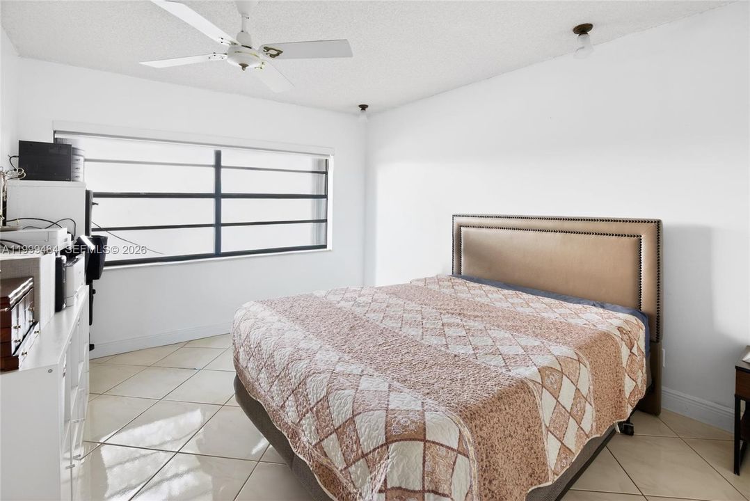 Activo con contrato: $299,000 (2 camas, 2 baños, 1060 Pies cuadrados)