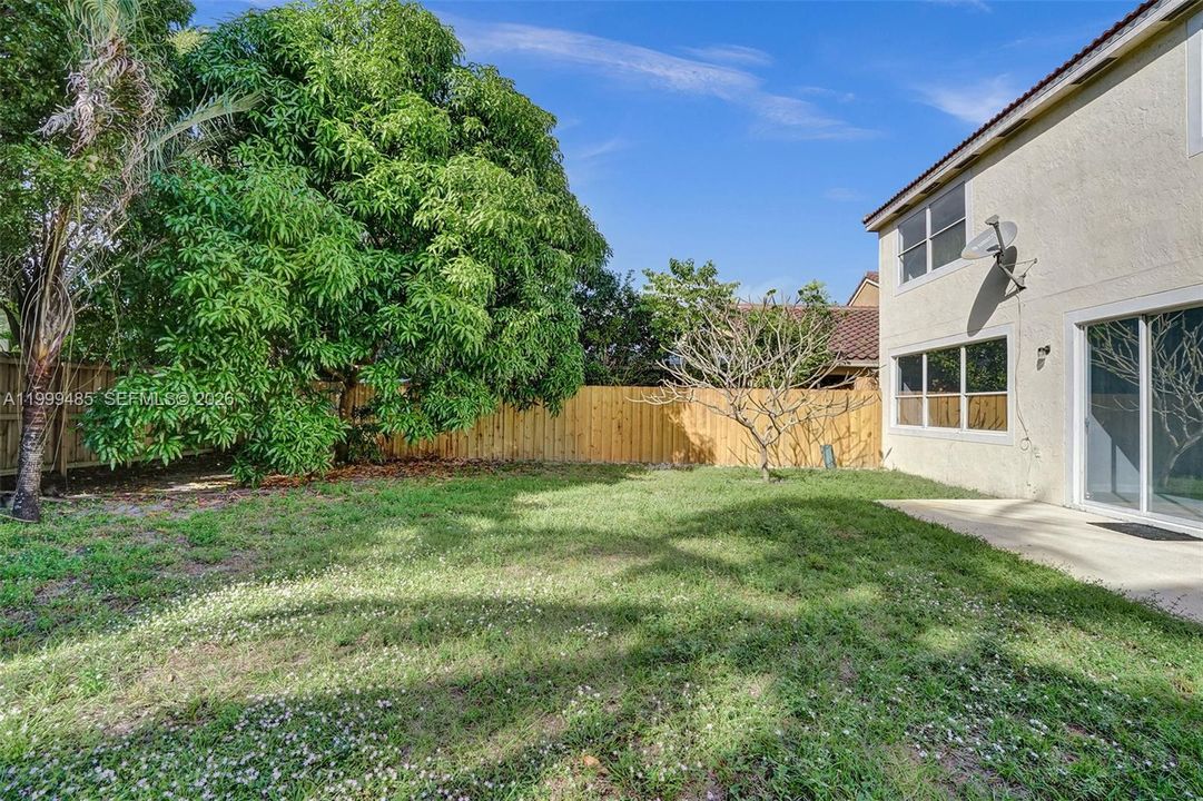 出租: $4,750 (3 贝兹, 2 浴室, 2165 平方英尺)