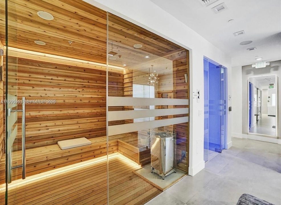For Sale: $1,995,000 (2 beds, 2 baths, 1550 Square Feet)