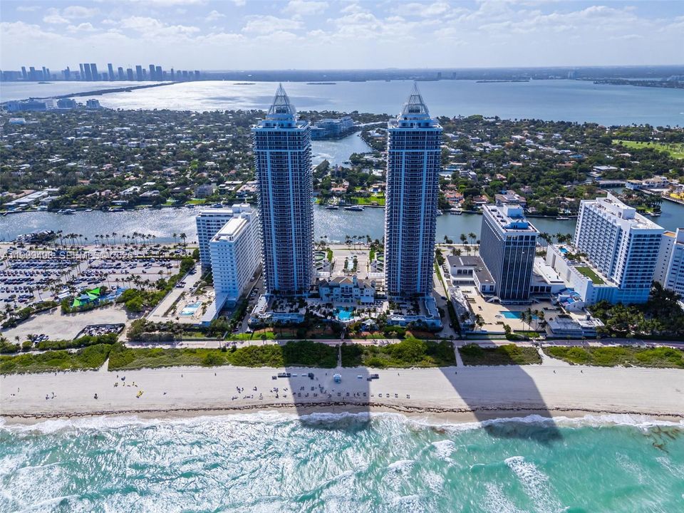 For Sale: $1,995,000 (2 beds, 2 baths, 1550 Square Feet)