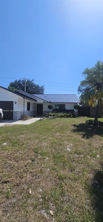 Active With Contract: $580,000 (3 beds, 2 baths, 1648 Square Feet)