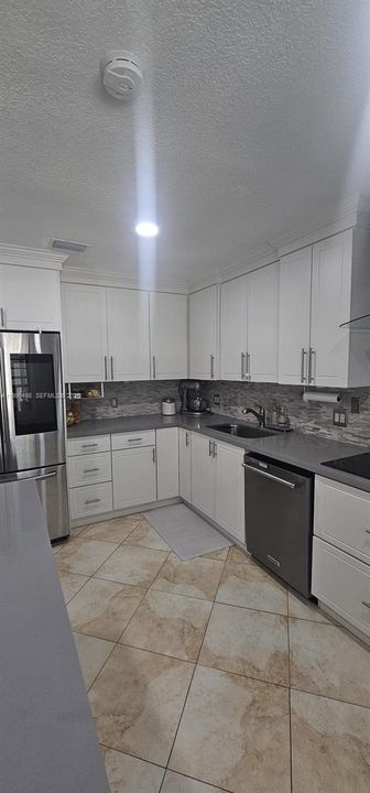 Active With Contract: $580,000 (3 beds, 2 baths, 1648 Square Feet)