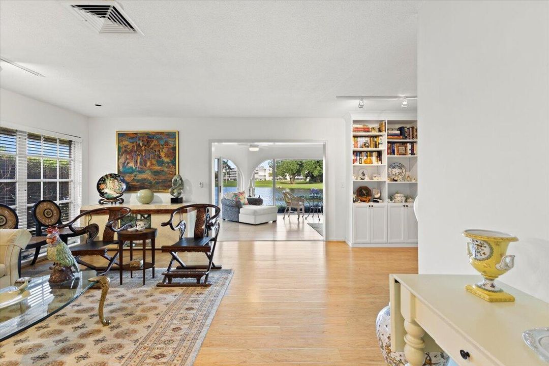 Livingroom to Water